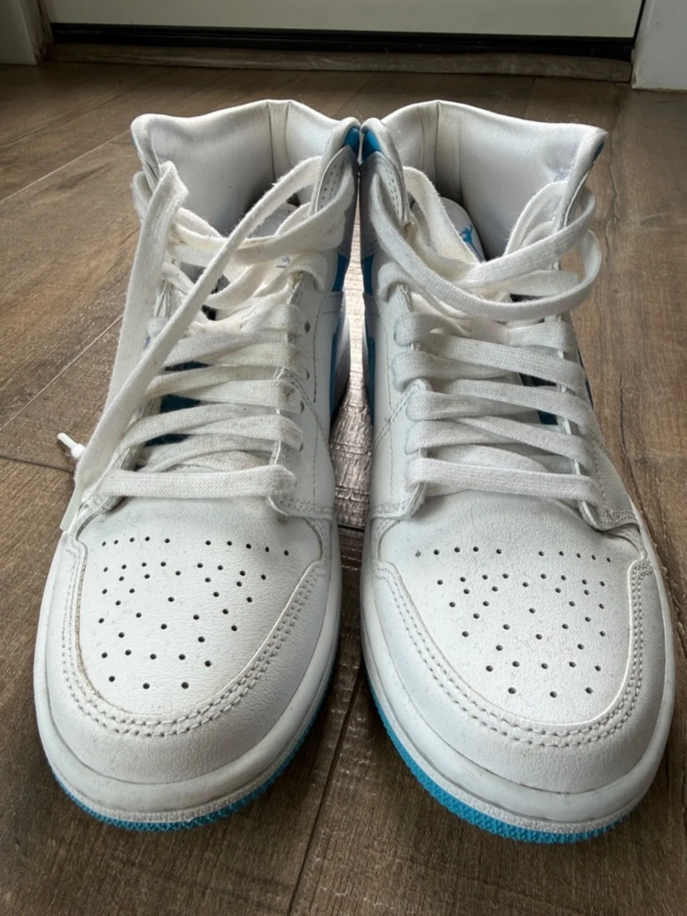 Nike Air Jordan 1 Mid UNC Women's BQ6472-114 Size 7